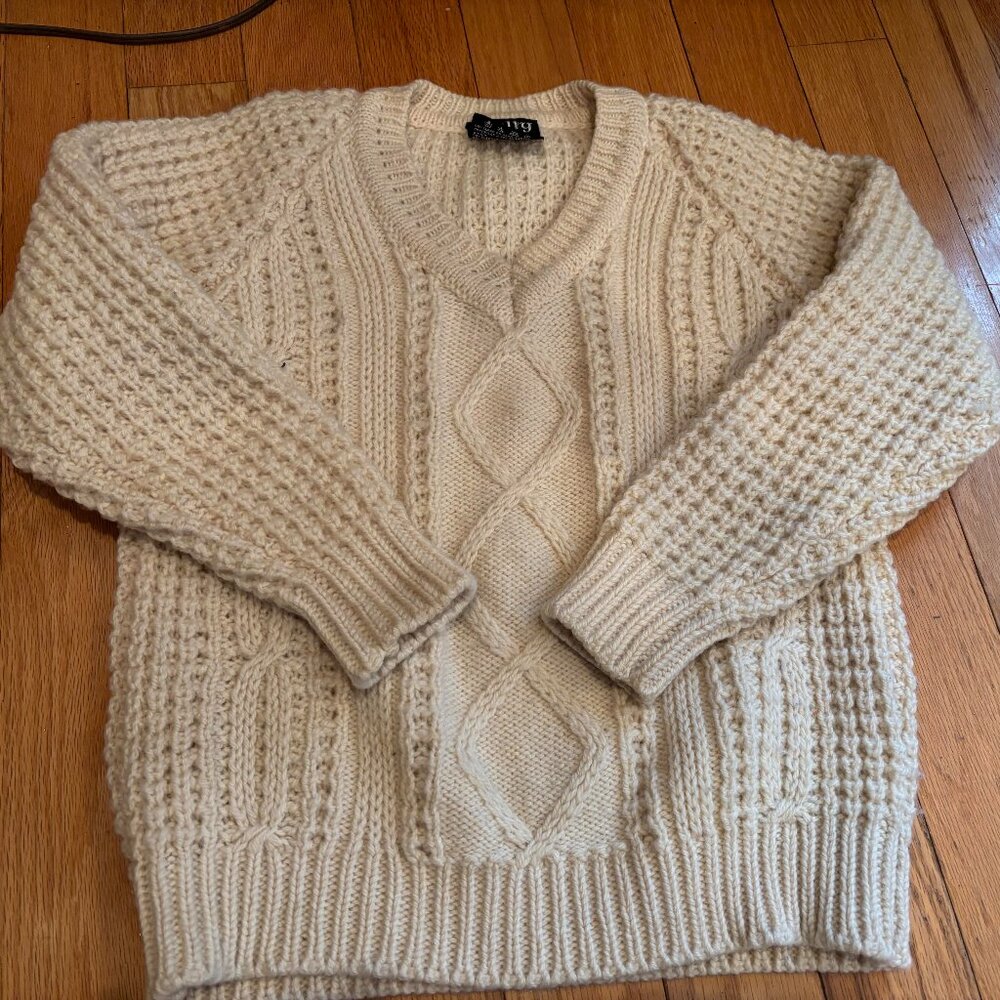 Vintage Kelly Hand Loomed 100% Wool v neck cable sweater Made in Ireland